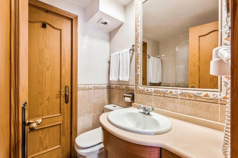 Classic Studio Apartment image 3