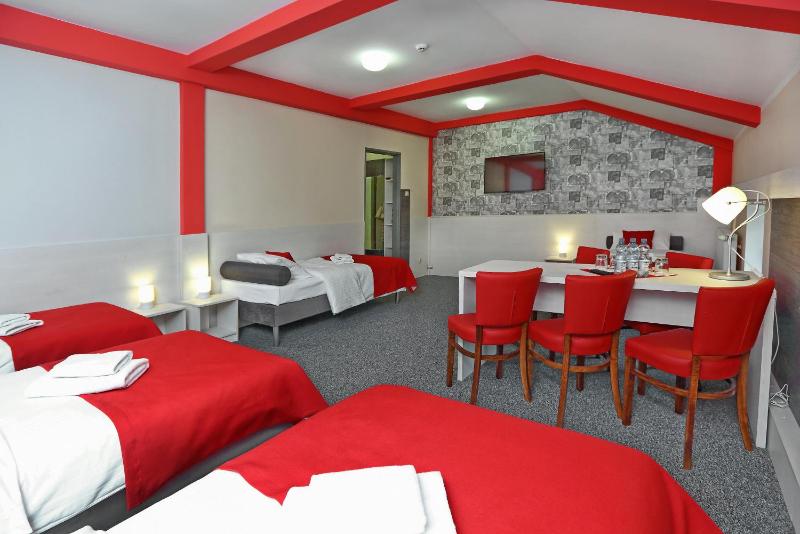 Quadruple Room with Bathroom image 4