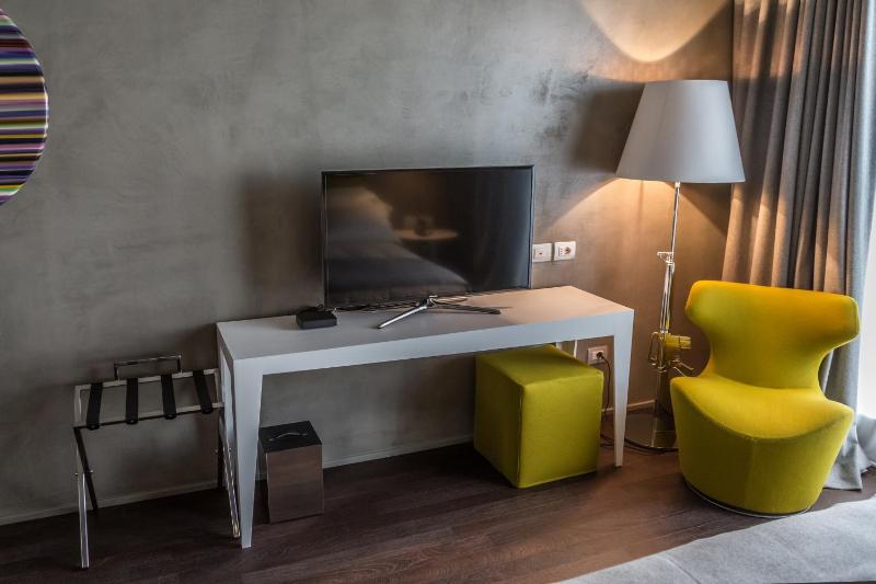 Deluxe Junior Suite image 4