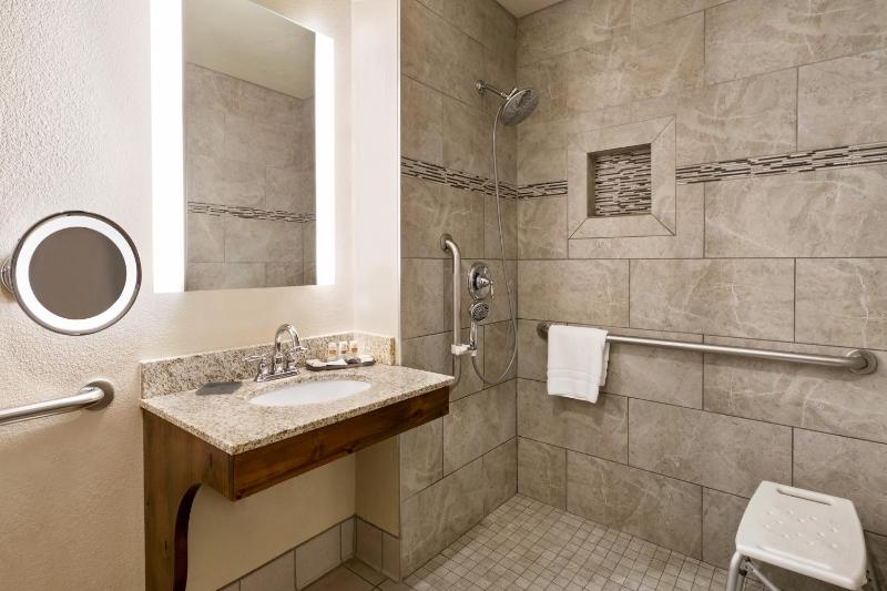 2 Queens, Mobility Accessible Room, Non-Smoking  image 2