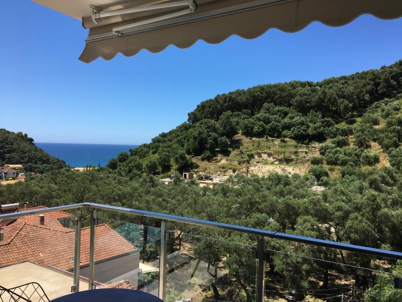 Double Room with Sea View image 3