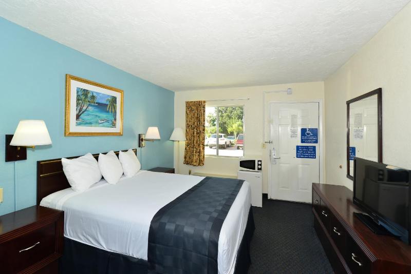 Standard Room - Disability Access/Non-Smoking image 3