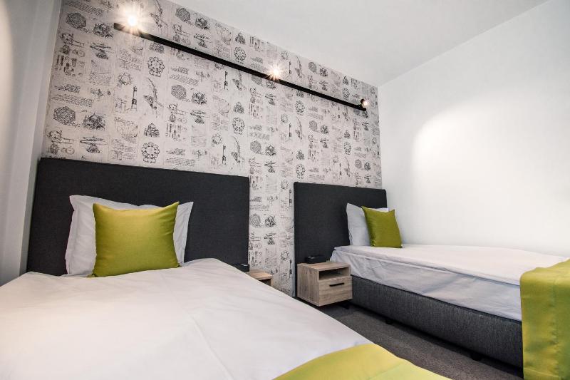 A&M Hotel with free parking - image 9