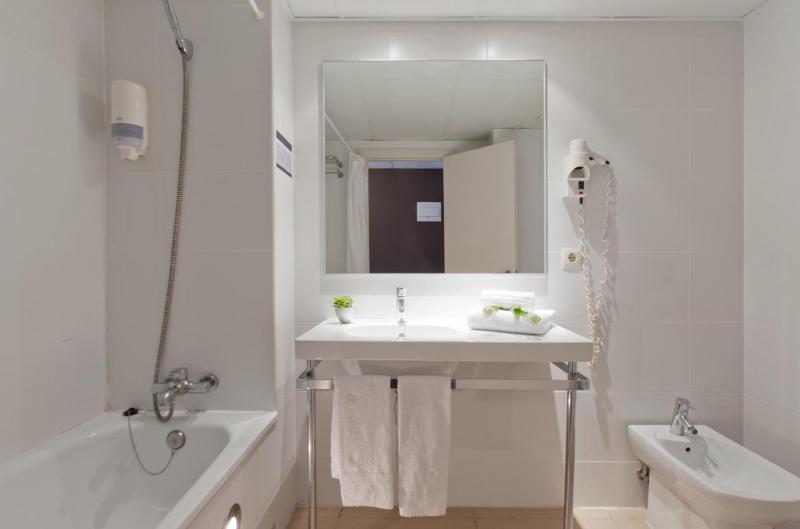 Single Room image 2