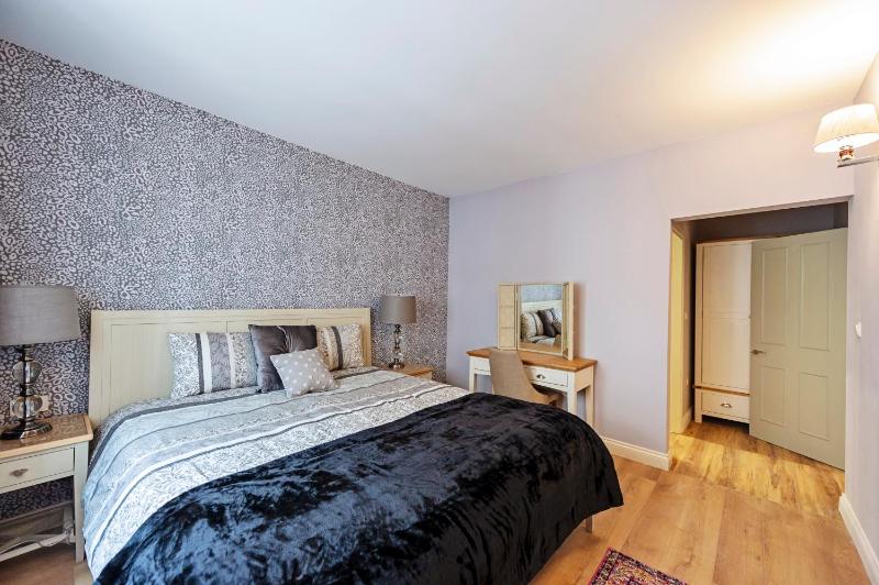 Two-Bedroom Apartment image 3