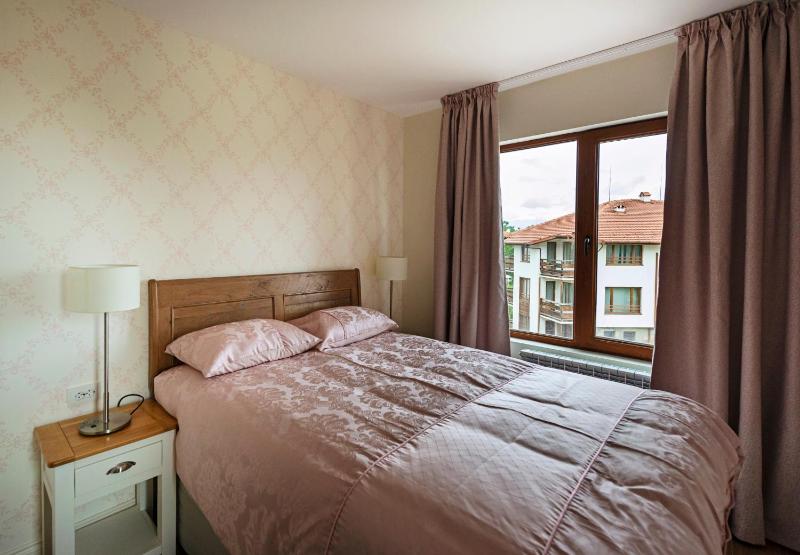 One-Bedroom Apartment image 3