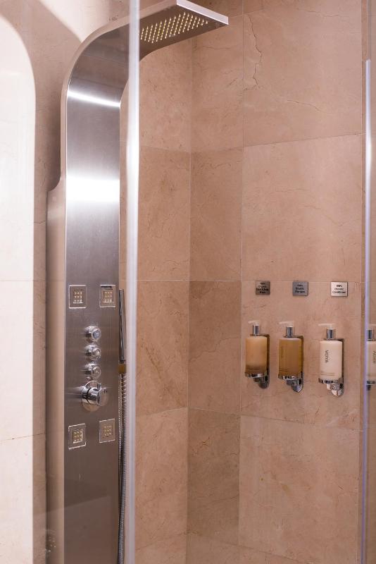 Presidential Suite image 4