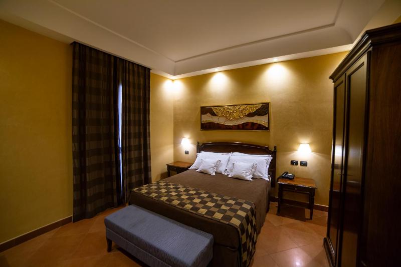 Artemis Hotel - image 6