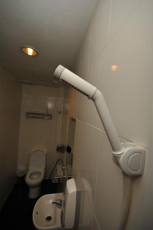 Standard Double Room image 3