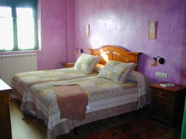 Twin Room image 2