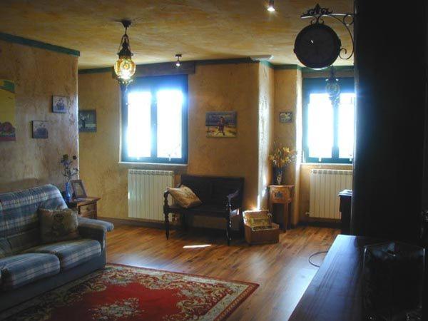 Twin Room image 1