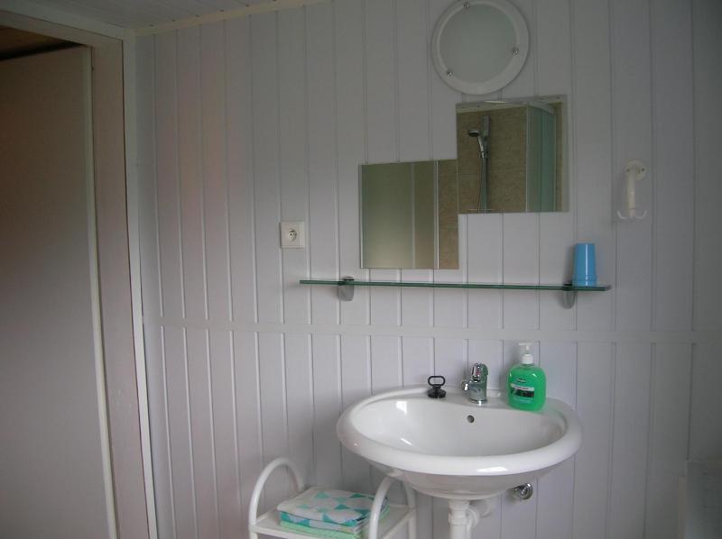 Triple Room with Private Bathroom image 4