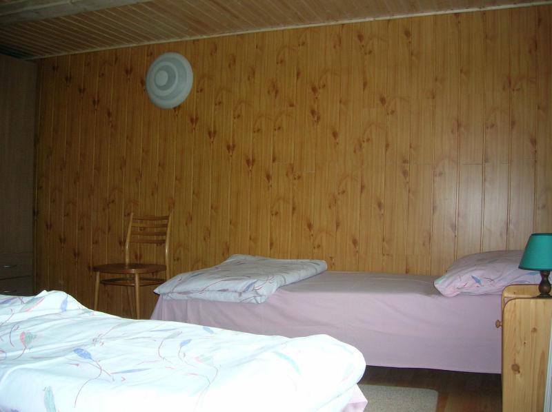 Triple Room with Private Bathroom image 3