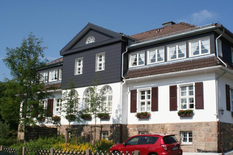 One-Bedroom Apartment (2 - 3 Adults) image 2