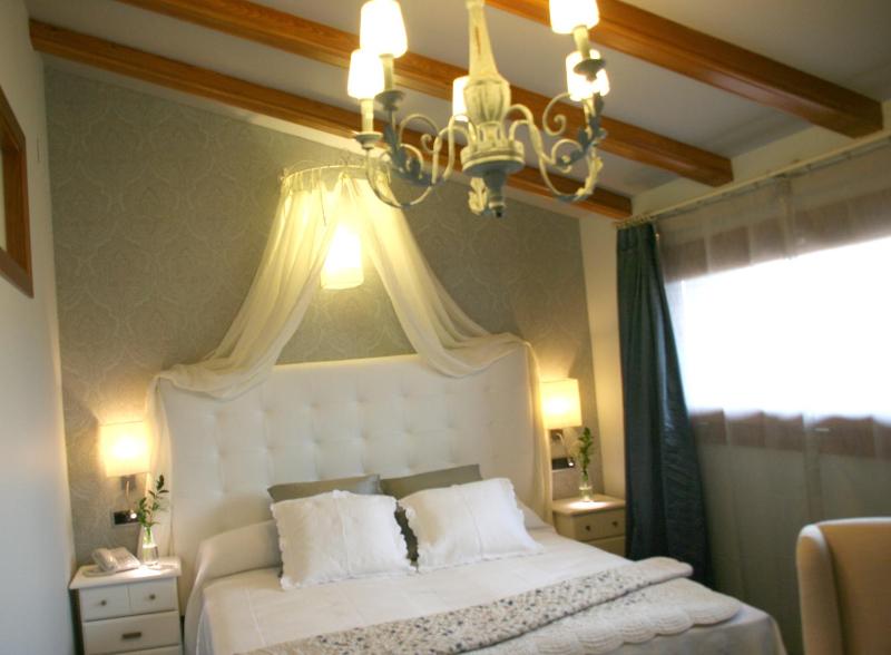 Twin or Double Room with Balcony and Castle View image 3