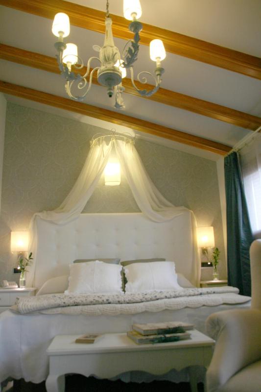 Twin or Double Room with Balcony and Castle View image 2