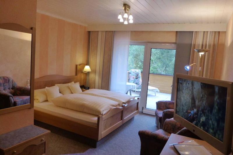 Double Room with Balcony image 2