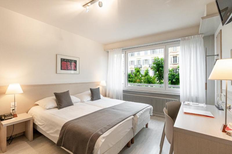 Double Room image 4