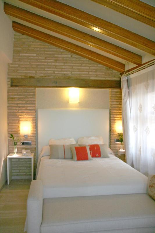 Standard Double Room image 2