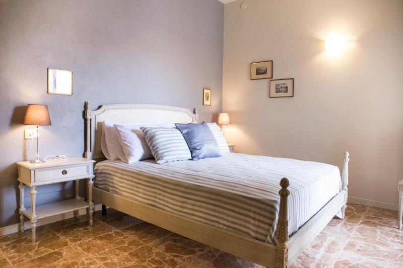 Double Room with Private Bathroom image 3