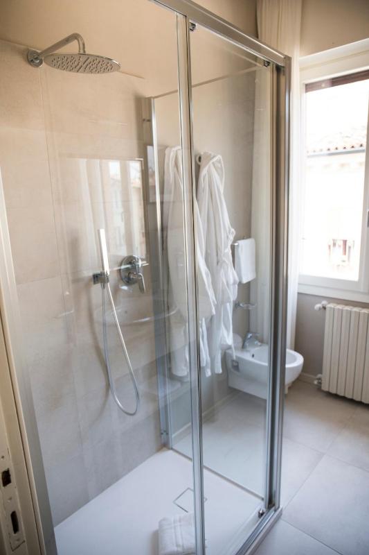 Double Room with Private Bathroom image 3