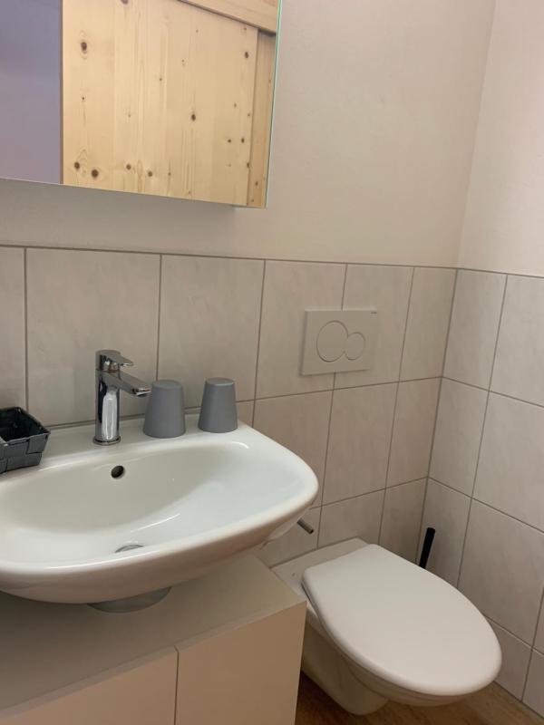 Budget Twin Room image 3