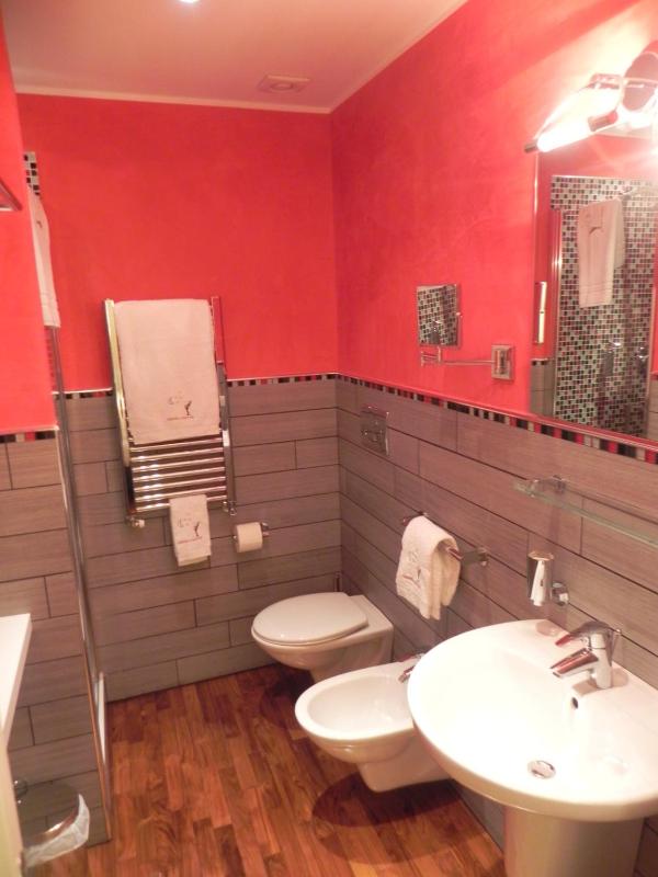 Double Room image 3
