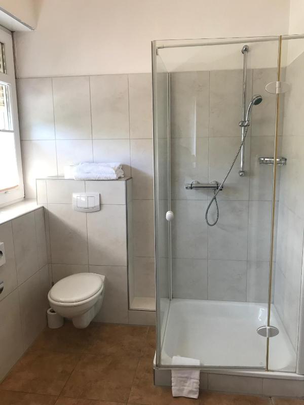 Double Room image 4