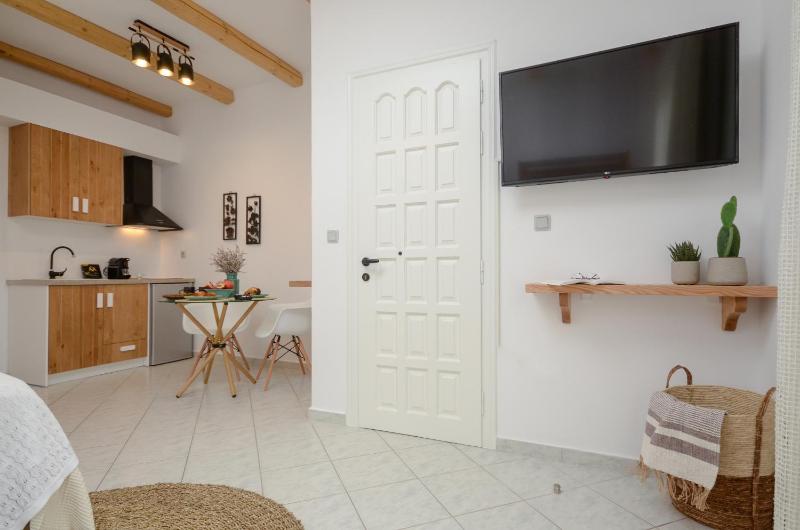 Studio Apartment image 2