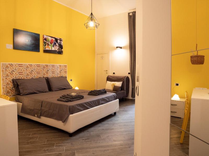 Deluxe Double Room image 2