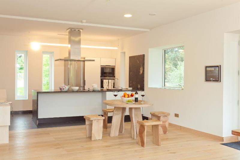 Three-Bedroom House image 4