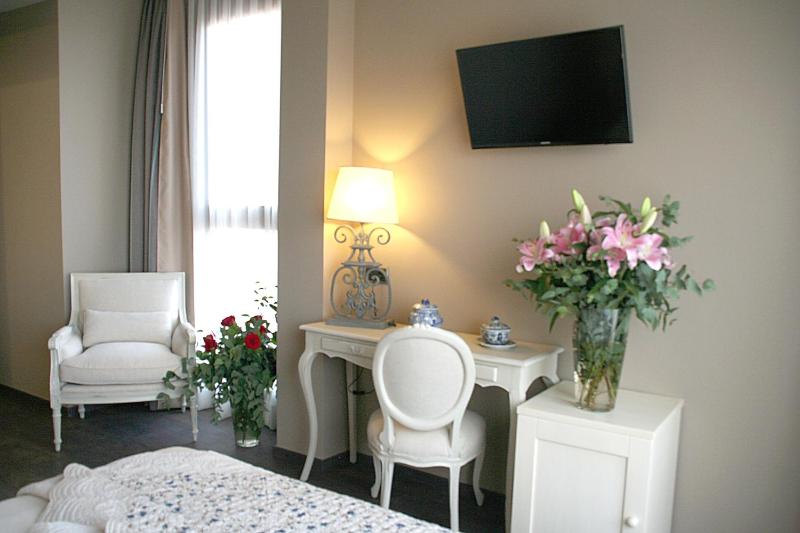Double Room with Terrace and View image 4