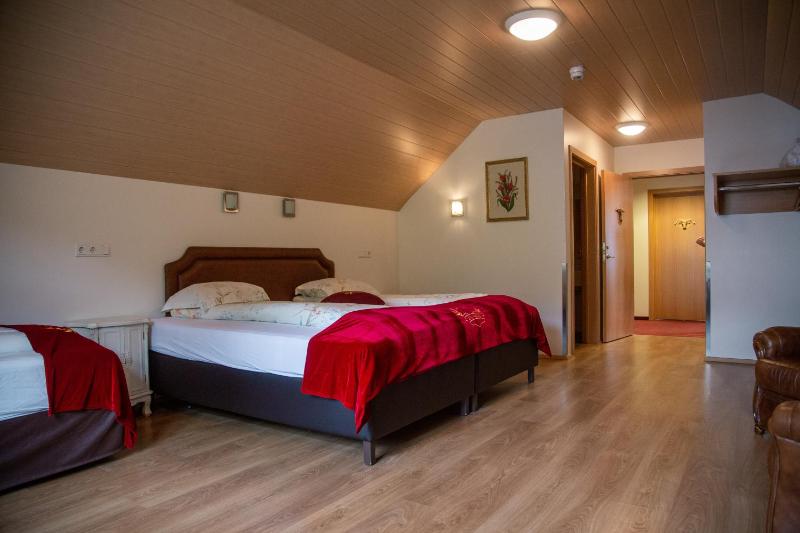 Quadruple Room image 2