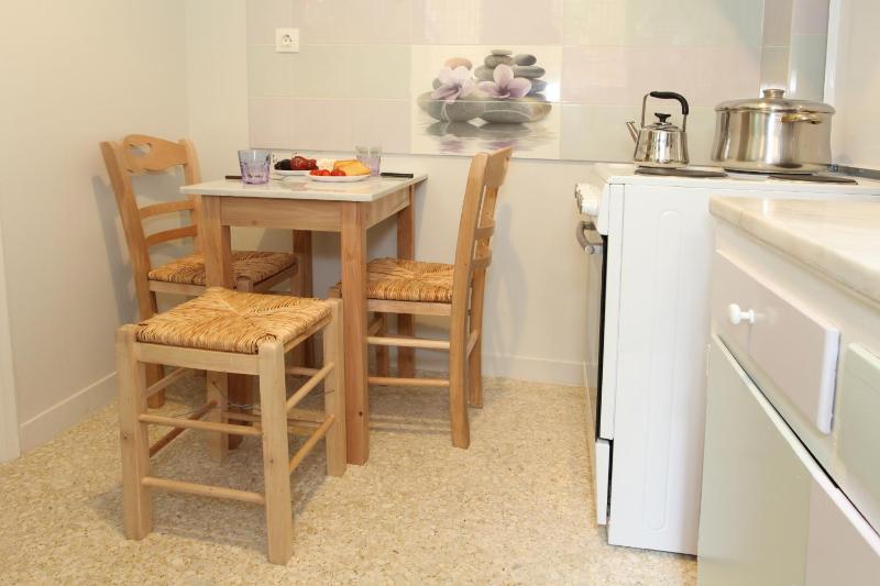 One-Bedroom Apartment image 2