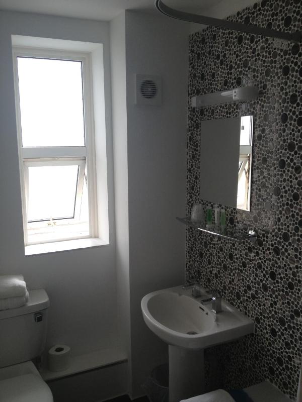 Standard Single Room image 2