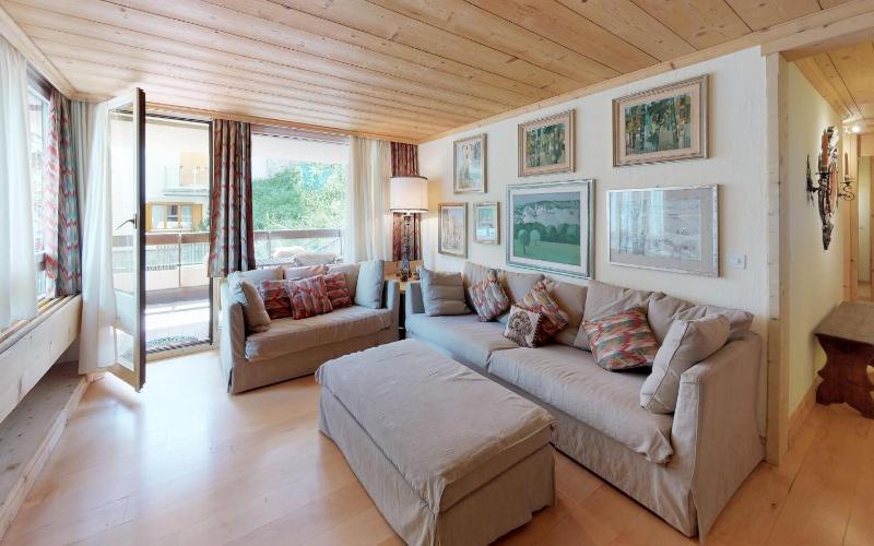Apartment with Mountain View image 1
