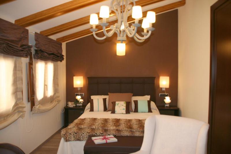 Double Room image 4