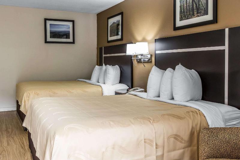 Standard Room with Two Queen Beds with Fireplace and Balcony image 2