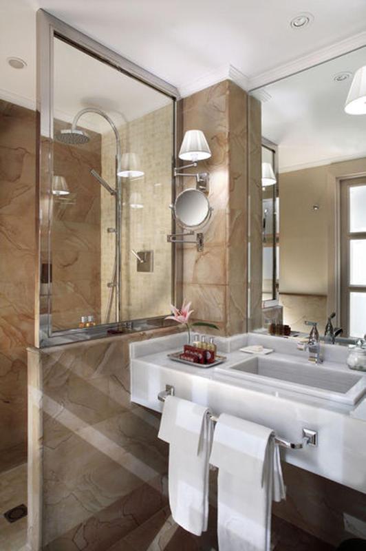 The Level Deluxe Room image 1