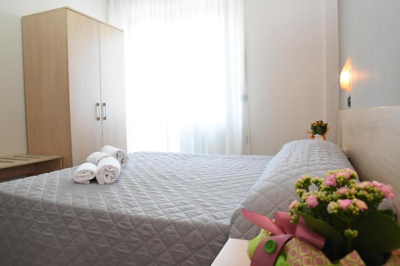 Double Room image 4