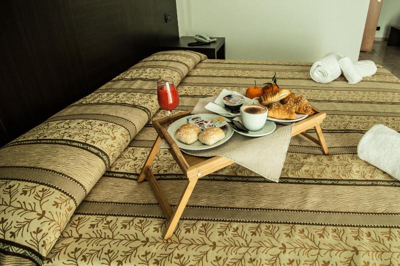 Single Room image 2