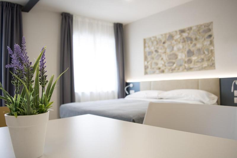 Standard Double or Twin Room image 4