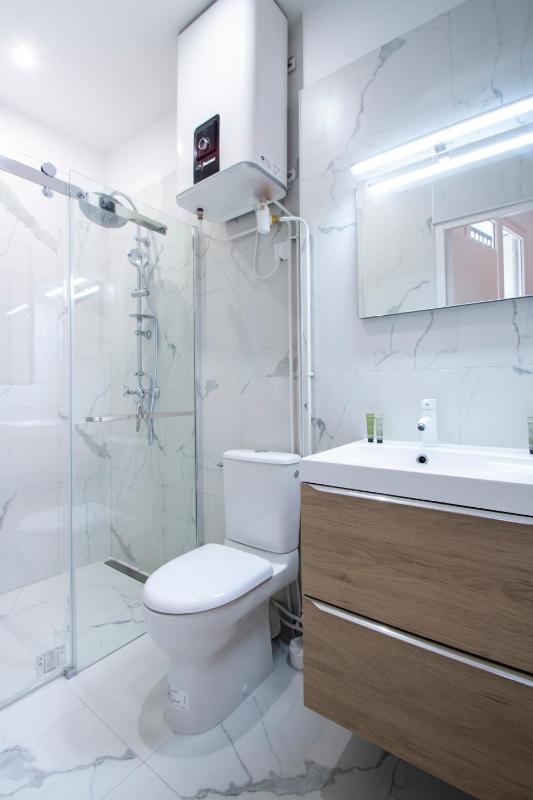 Deluxe Studio image 3