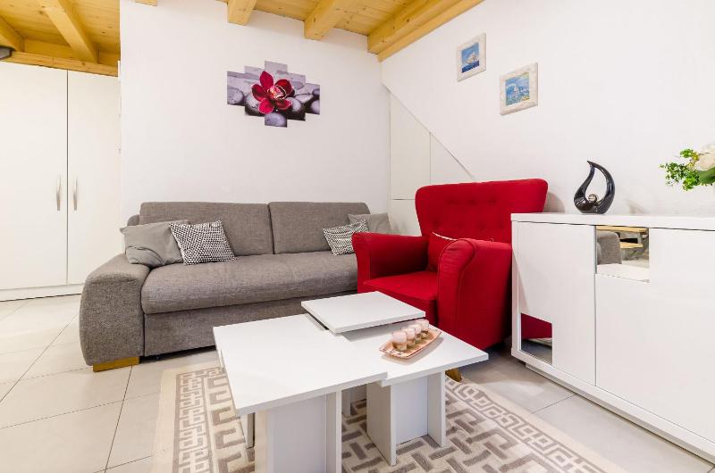 Two-Bedroom Apartment with City View image 3