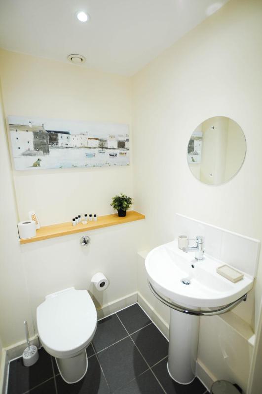 Executive Two-Bedroom Apartment image 4