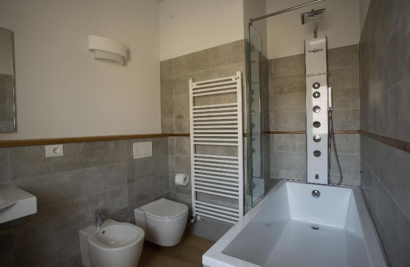 Deluxe Room (2 Adults + 1 Child) image 4