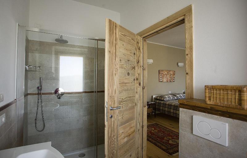 Superior King Room image 4