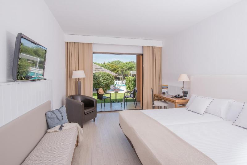 Double Room Pool Access image 4