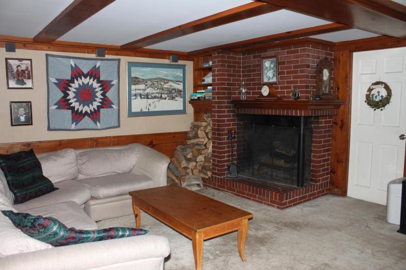 Two Double Beds and Additional Twin Bed image 2