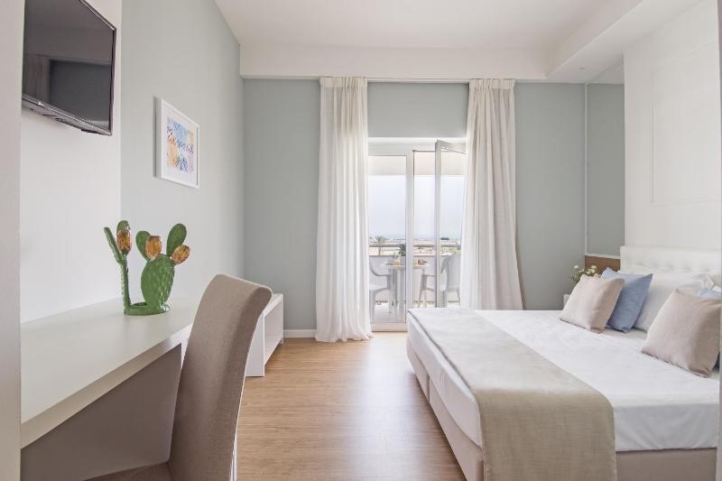Superior Double Room image 3